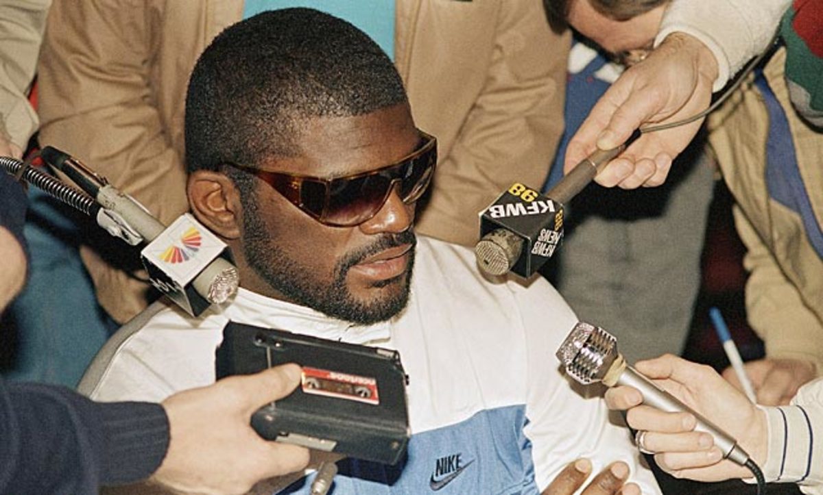 130812171158-lawrence-taylor-single-image-cut.jpg